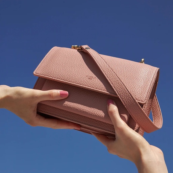 waitlisted like new Angela Roi Eloise satchel in coral pink. Vegan luxury - Picture 2 of 11